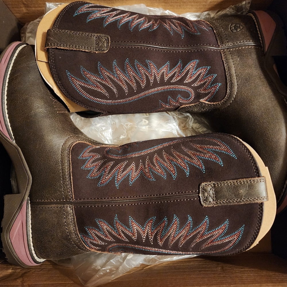 Ariat Women's Anthem Round Toe Boots